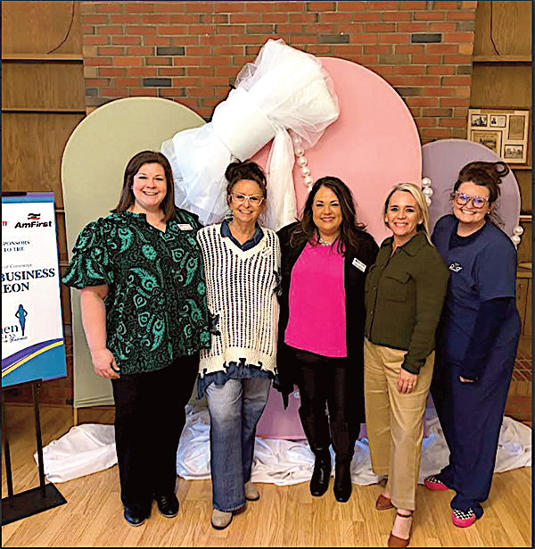 Catherine Verciglio, Debbie Kiker, Dawn Penfield, Lisa Kriegel and Meagan Kiker